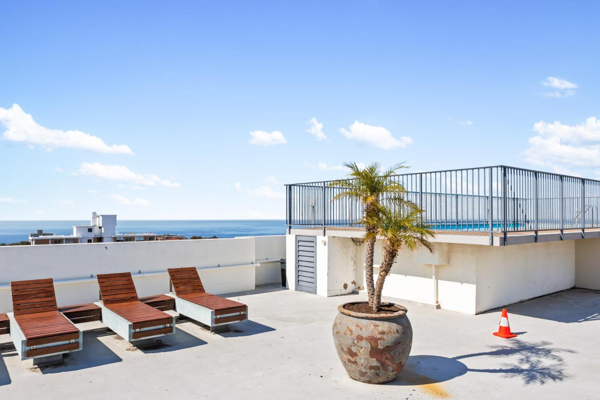 Bondi Studio With Rooftop Pool & Beach Views Apartment *